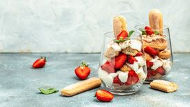 Mousse de mascarpone y frutos rojos Un postre simple y delicioso para esta Navidad Foto: Shutterstock