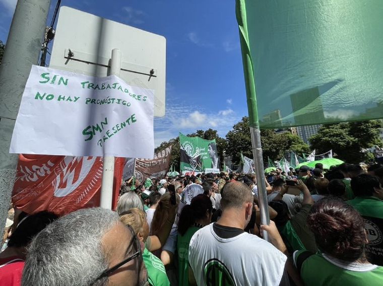 Trabajadores de ATE PAMI se movilizan en todo el país. Foto: Joaquín Verna /MDZ