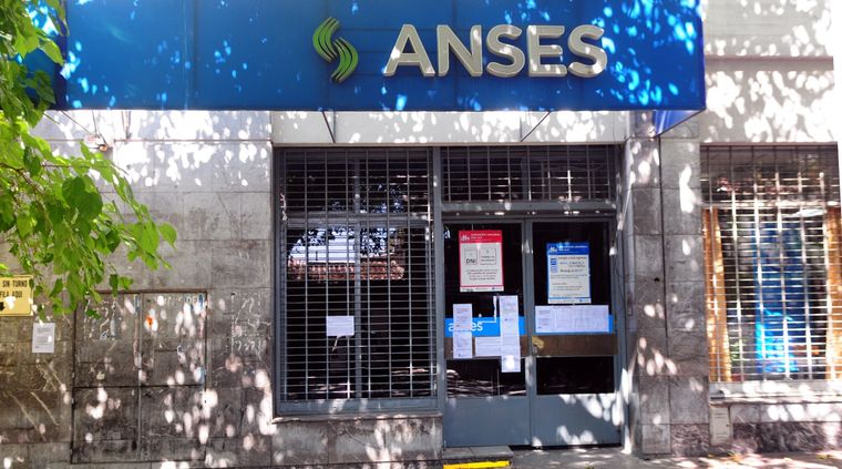 La Anses seguirá sin exigir el pago de las cuotas a quienes tomaron créditos en el organismo Foto: ALF PONCE / MDZ