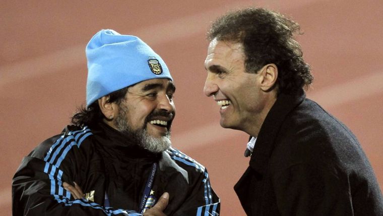 Ruggeri junto a Maradona en Sudáfrica. Foto: publicada en As