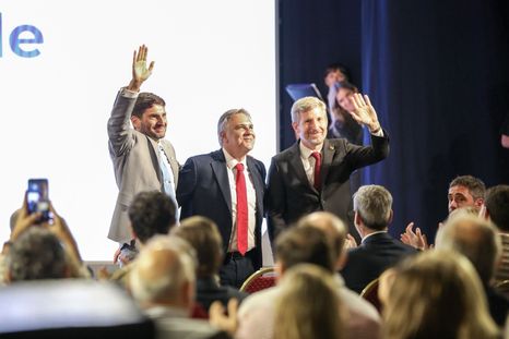 Maximiliano Pullaro (Santa Fe), junto a Martín Llaryora (Córdoba) y Rogelio Frigerio (Entre Ríos) Foto: Cuenta de X @GobSantaFe