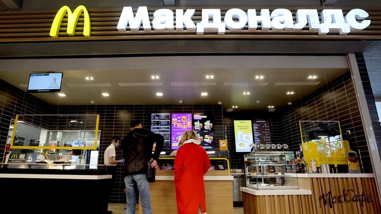 La empresa vende todo y deja Rusia. Foto: Kiratas.