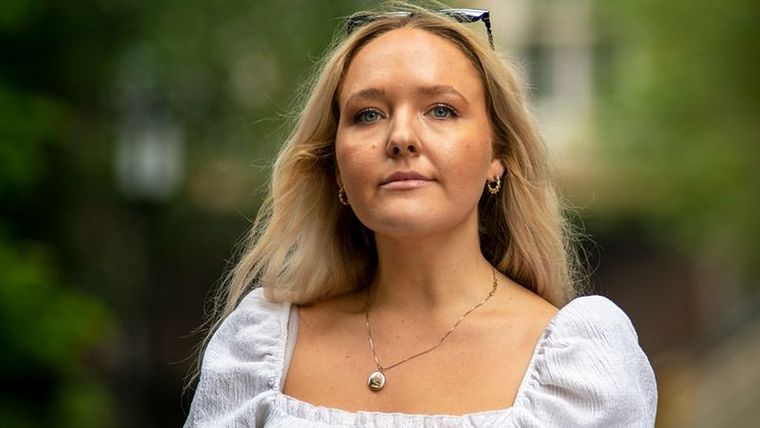 Kate Isaacs es una activista británica que hace campaña contra la pornografía no consentida.