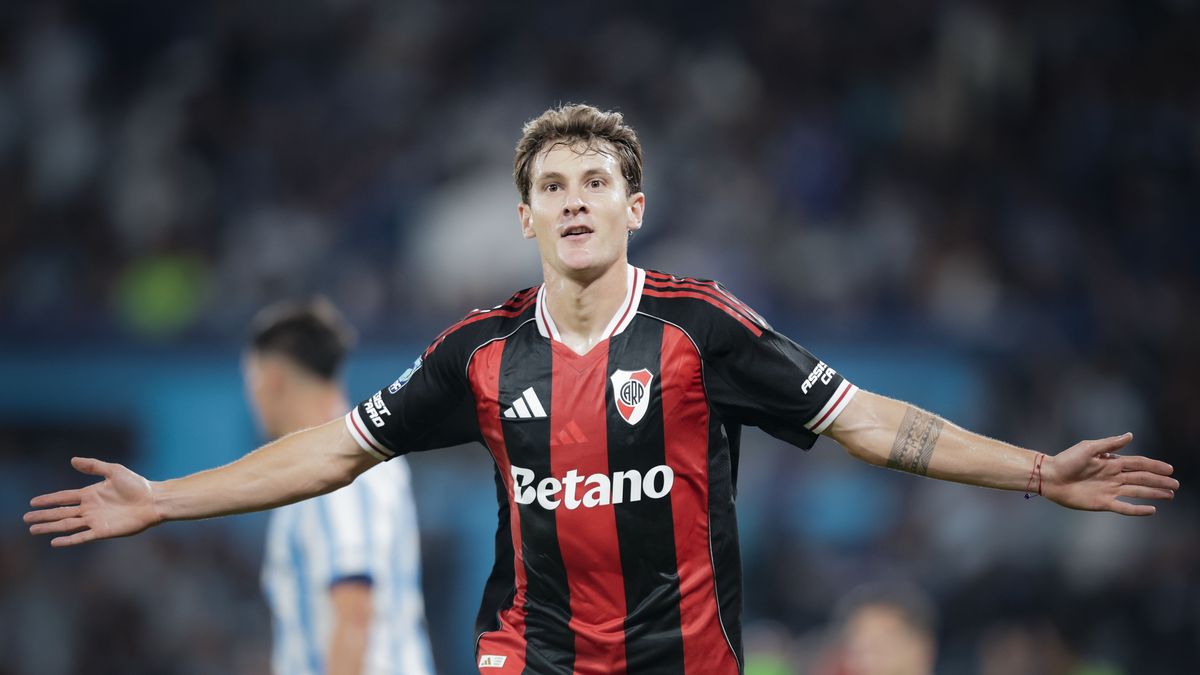 En vivo: River se impone 1-0 en el clásico ante Racing, que juega con diez por la expulsión de Marcos Rojo