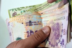 Ante una fuerte inflación, el Salario Mínimo Vital y Móvil pierde contra la posibilidad de cubrir las necesidades básicas Foto: Archivo