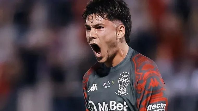 Blondel es titular indiscutido en el Huracán de Diego Martínez, que en su también momento lo llevó a Boca.&nbsp;