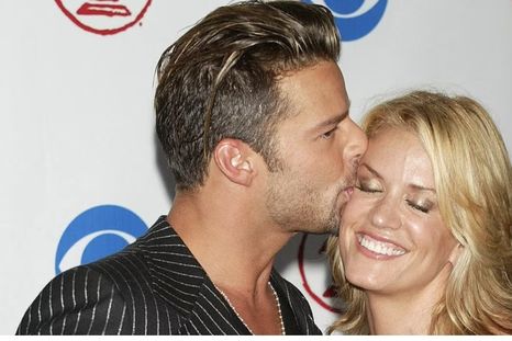 Rebecca de Alba y Ricky Martin en los Latin Grammy de 2003 Foto: Getty Images