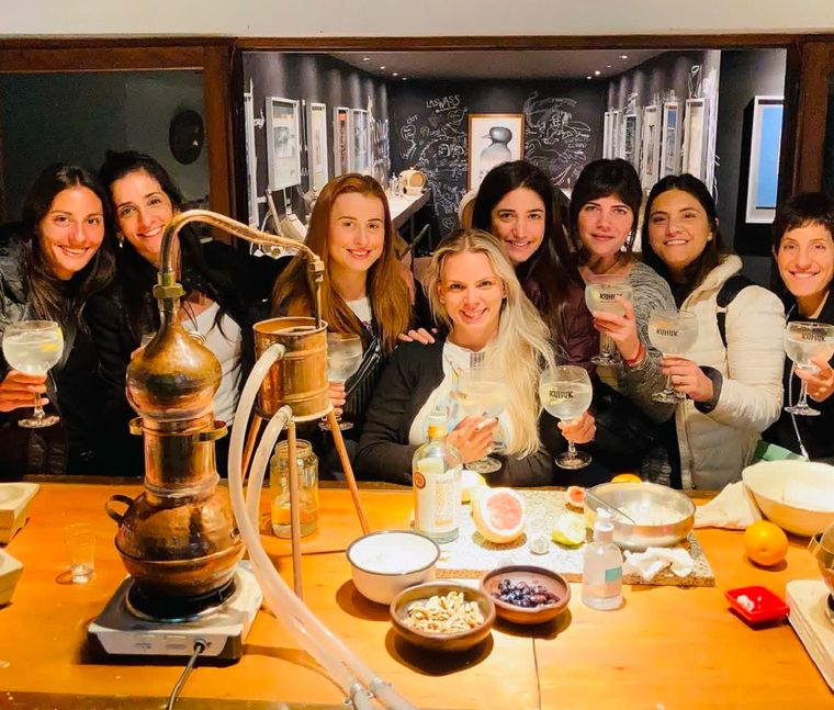 Un grupo de amigas conociendo las instalaciones de Espíritu Zorro. Foto: Instagram