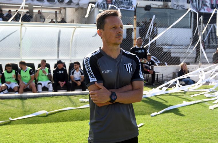 Marcogiuseppe habló tras la histórica victoria de Gimnasia en el clásico ante Independiente Rivadavia. Foto: Télam