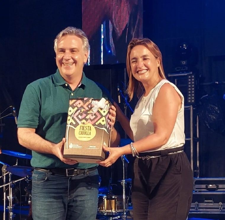 Martin Llaryora junto a Myrian Prunotto.