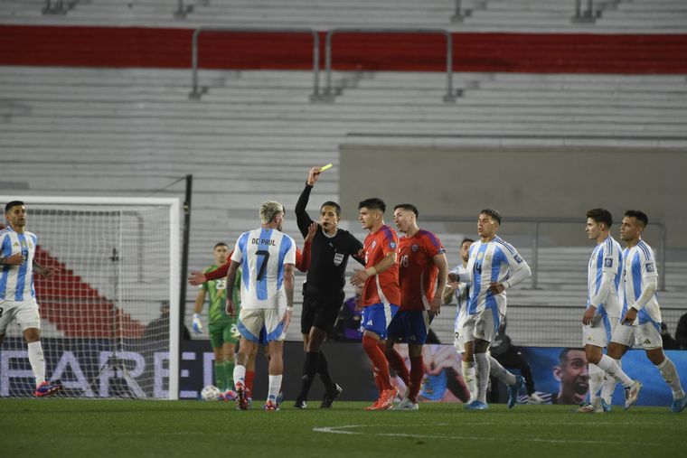 De Paul fue amonestado en la Selección argentina. Foto: Juan Mateo Aberastain / MDZ