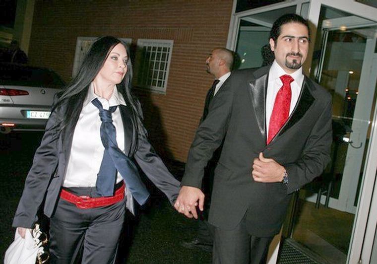 Omar Bin Laden y su esposa. Foto: Daily Mail
