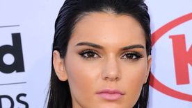 Kendall Jenner causó furor al mostrarse como nunca antes lo había hecho.