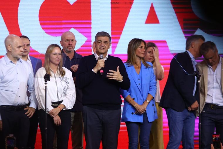 Juntos. Belén Ludueña y Jorge Macri, atrás Waldo Wolff. Foto: Pedro Ramos / MDZ