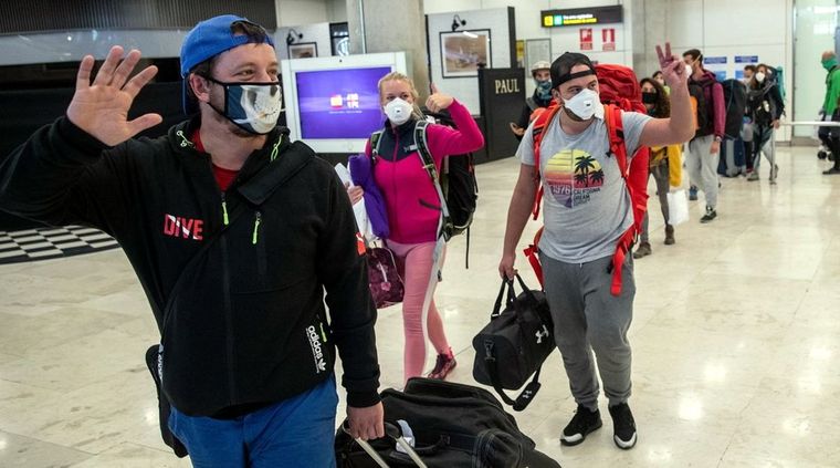 Los inoculados con Sputnik V no pueden ingresar a algunos países hasta que la OMS apruebe la vacuna Foto: ElPeriódico.