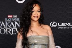 Aseguran por 1 millón de dólares las piernas de Rihanna Rihanna Foto: https://zonacero.com/sociales/rihanna-el-regreso-la-musica-con-un-tema-para-la-pelicula-wakanda-forever-202166