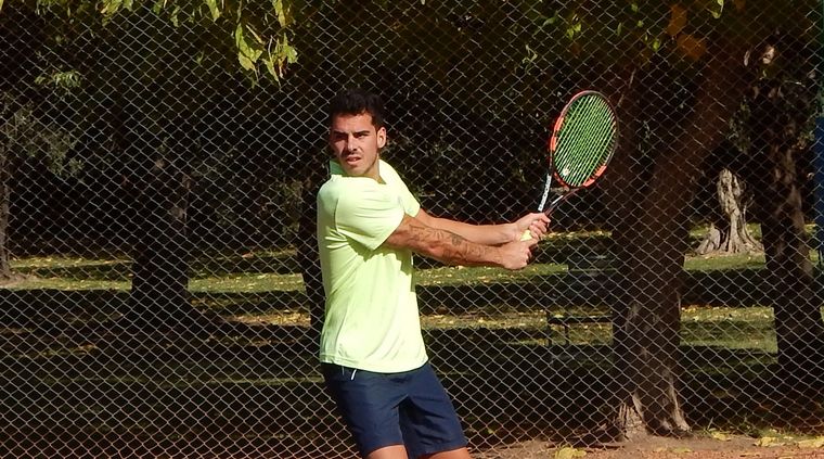 Tres torneos jugados y tres ganados para Bahamonde. Foto: Juan Borsani/MDZ