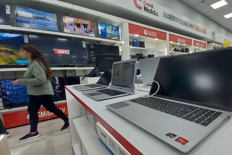 Tienda BNA+ está liquidando computadoras, celulares y varios elementos tecnológicos más Foto: Maximiliano Ríos/MDZ Tienda BNA+ está liquidando computadoras, celulares y varios elementos tecnológicos más Foto: Maximiliano Ríos/MDZ