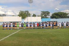 Las chicas de la Lepra y el Tomba, unidas tras una nueva suspensión de la final de la Liga Mendocina.&nbsp;