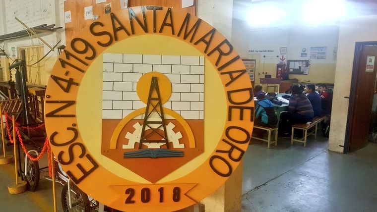 El profesor fue liberado, pero seguirá siendo investigado.