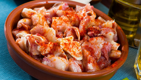 La receta de oreja a la plancha forma parte del aprovechamiento integral del cerdo, una práctica muy arraigada en la cocina tradicional. La receta de oreja a la plancha forma parte del aprovechamiento integral del cerdo, una práctica muy arraigada en la cocina tradicional.