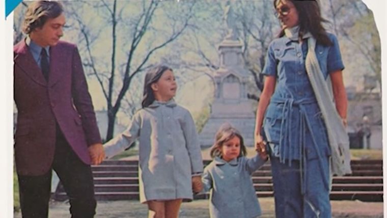 Luis Brandoni junto a sus dos hijas públicamente conocidas. Luis Brandoni junto a sus dos hijas públicamente conocidas.