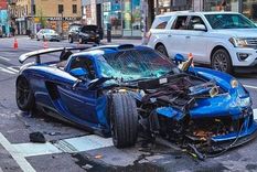 Así quedó el Porsche tras impactar contra un auto y una camioneta Así quedó el Porsche tras impactar contra un auto y una camioneta