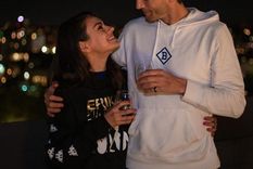 ¡estallaron de felicidad! ¿mila kunis y ashton kutcher enloquecieron por un regalo?