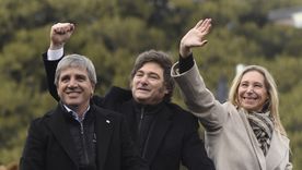 Javier Milei junto a Luis Caputo y Karina Milei Javier Milei junto a Luis Caputo y Karina Milei