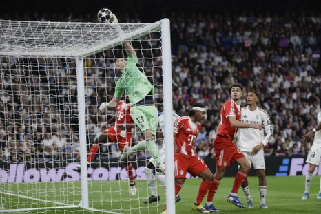Bayern Múnich y Real Madrid juegan la revancha en el Allianz Arena. Bayern Múnich y Real Madrid juegan la revancha en el Allianz Arena.