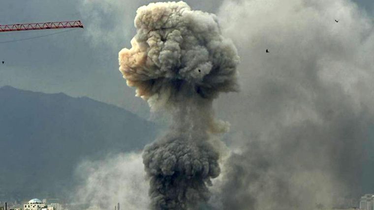 Una persona con la que la BBC ha estado en contacto capturó esta imagen de una explosión a mediados de marzo en Teherán.