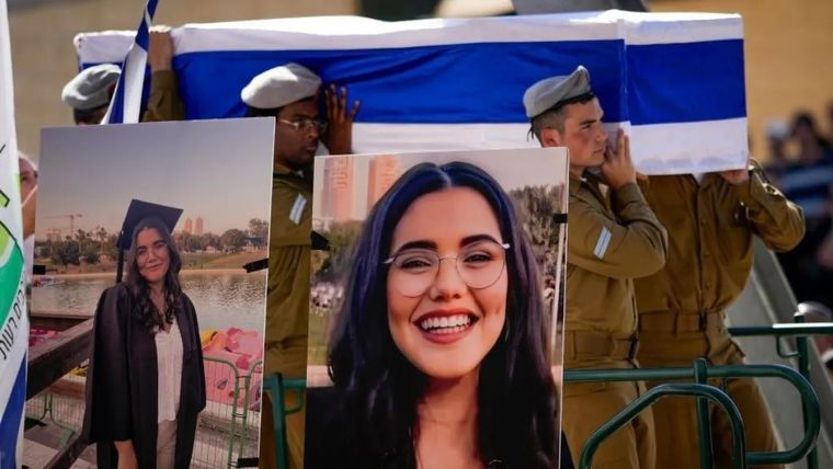 Los familiares y amigos de la soldado Noa Marciano pudieron darle el último adiós Foto: BBC