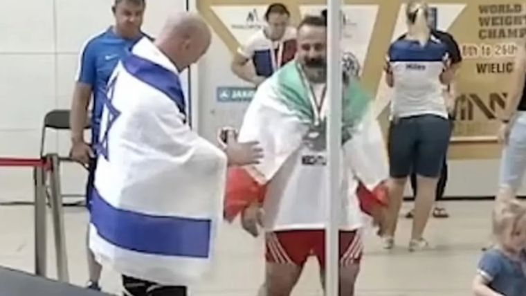Rajaei y Svirsky compartieron podio tras quedar segundo y tercero, respectivamente Foto: Captura de video