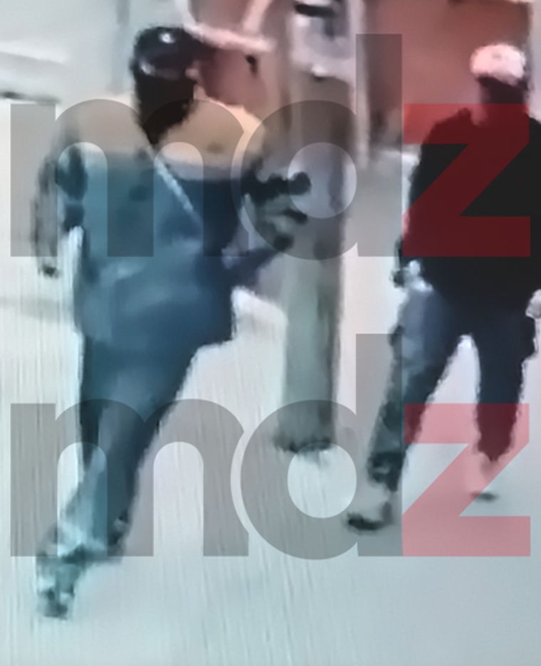 Los dos autores que portaban armas de fuego: uno de ellos vestía un mameluco de la Municipalidad de Luján de Cuyo. Los dos autores que portaban armas de fuego: uno de ellos vestía un mameluco de la Municipalidad de Luján de Cuyo.