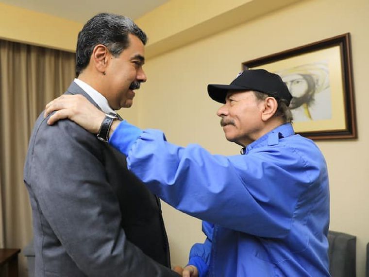 Nicolás Maduro, presidente de Venezuela, junto a su par nicaragüense, Daniel Ortega.