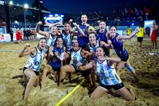 El seleccionado argentino de beach handball logró un emblemático segundo puesto en China. Foto: Confederación Argentina de Handball