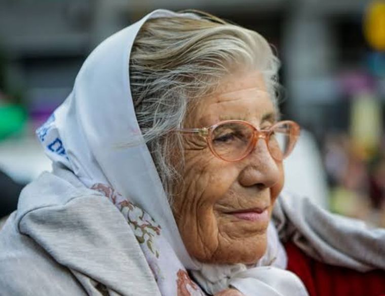 Azucena Díaz pasó su vida reclamando Memoria, Verdad y Justicia tras la desaparición forzada de su hijo Manuel Taján, el 24 de marzo de 1976 en Tucumán.