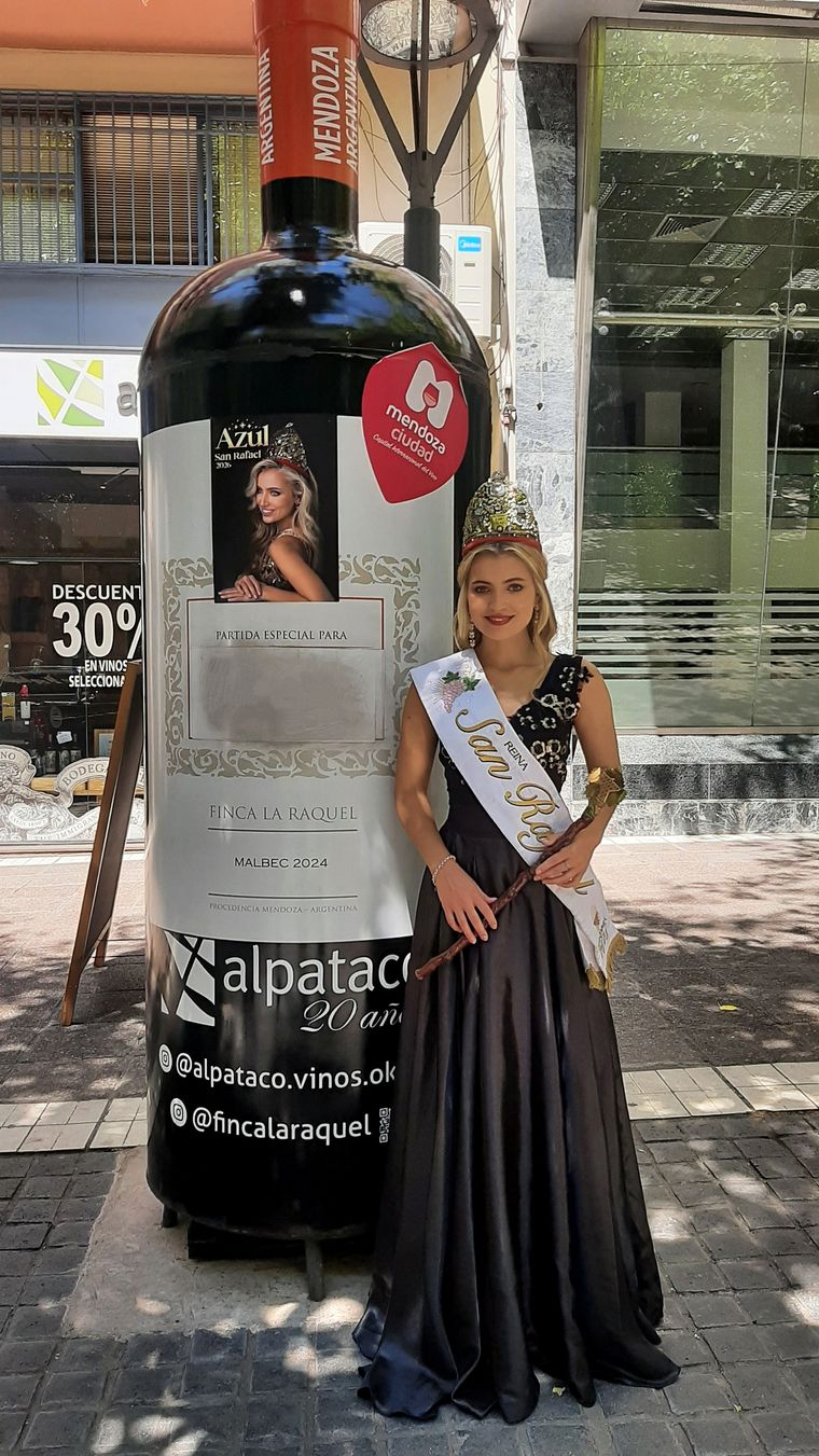 Azul Antolinez, reina departamental de San Rafael, estuvo presente como anfitriona. Azul Antolinez, reina departamental de San Rafael, estuvo presente como anfitriona.