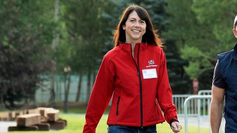 Mackenzie Scott tiene un patrimonio neto estimado de en torno a los US$60.900 millones. Foto: GETTY IMAGES