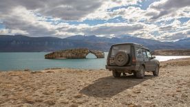 El Arco de Piedra y las playas de Lago Posadas en Santa Cruz