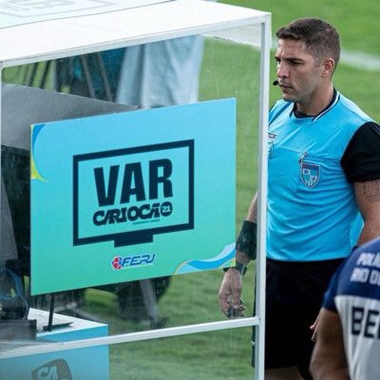 Brasil hará una prueba piloto con nuevas reglas en el VAR para el Campeonato Carioca 2026 Brasil hará una prueba piloto con nuevas reglas en el VAR para el Campeonato Carioca 2026