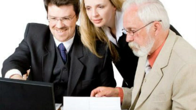 Alrededor del 75% del empleo privado dependen de empresas familiares. Alrededor del 75% del empleo privado dependen de empresas familiares.