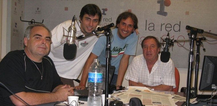 DAlascio, el primero a la izquierda. Foto: publicada en Olé