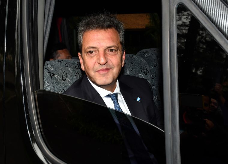 Sergio Palazzo, titular de la Asociación Bancaria, consideró que la iniciativa de Sergio Massa de eliminar Ganancias podría no esperar a la elección para poner en vigencia la medida Foto: EFE