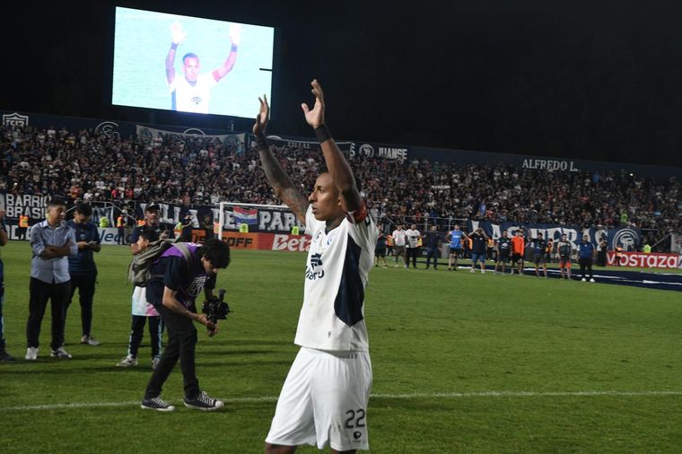 Sebastián Villa, uno de los más ovacionados por el público leproso. Sebastián Villa, uno de los más ovacionados por el público leproso. 