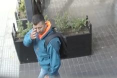 Sospechoso Este es el hombre que, según las cámaras, se llevó la bici esta mañana.