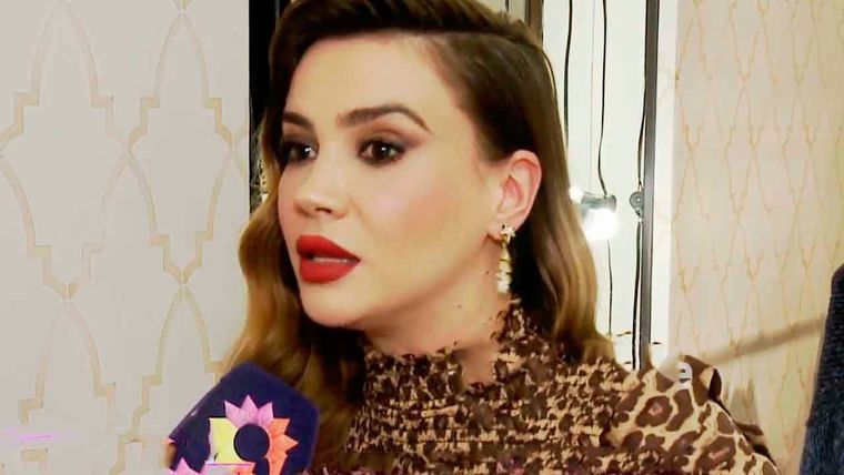 ¿QUIÉN ES EL? CID ESTÁ CON UN COMPAÑERO DE TRABAJO