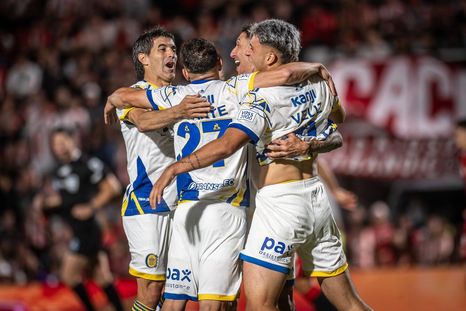 Rosario Central venció a Instituto a domicilio y ya nadie podrá pasarlo en la tabla anual. Rosario Central venció a Instituto a domicilio y ya nadie podrá pasarlo en la tabla anual.