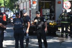 El incendio ocurrió ayer a la tarde. En el lugar trabajaron bomberos y policías. El incendio ocurrió ayer a la tarde. En el lugar trabajaron bomberos y policías.