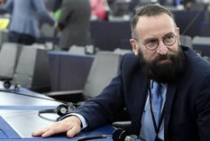 escandalo: un diputado antigay fue descubierto en orgia homosexual